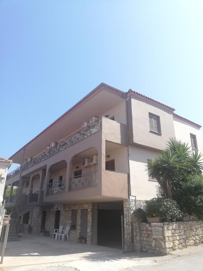 Christopher Apartments Afytos Exterior photo